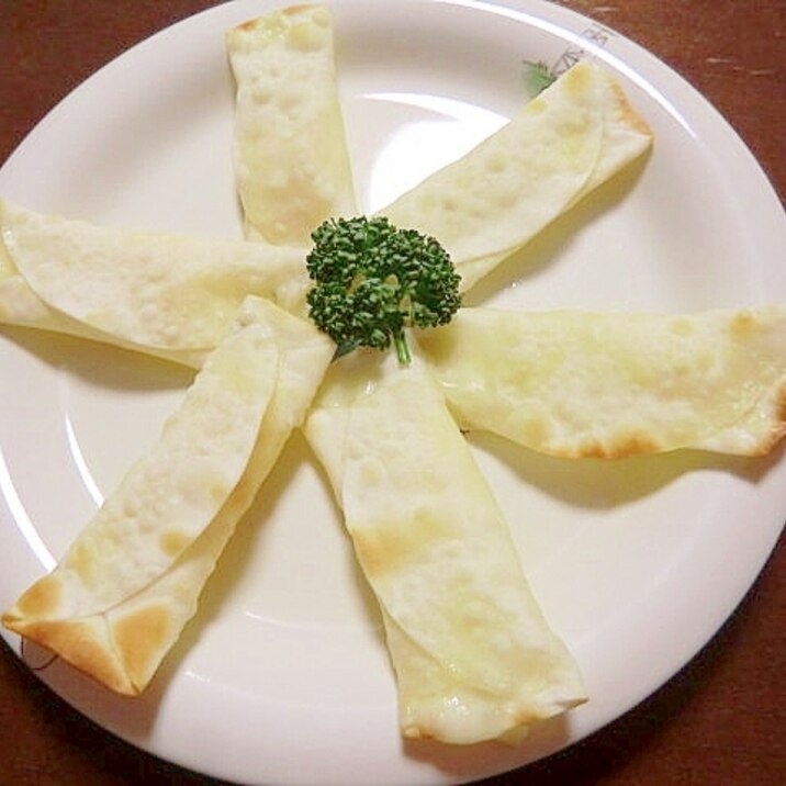 まな板要らず！餃子の皮でパパッと簡単おつまみ